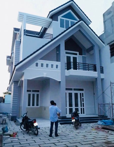 Gia sản ba tầng mặt tiền quốc lộ 51, Phú Mỹ