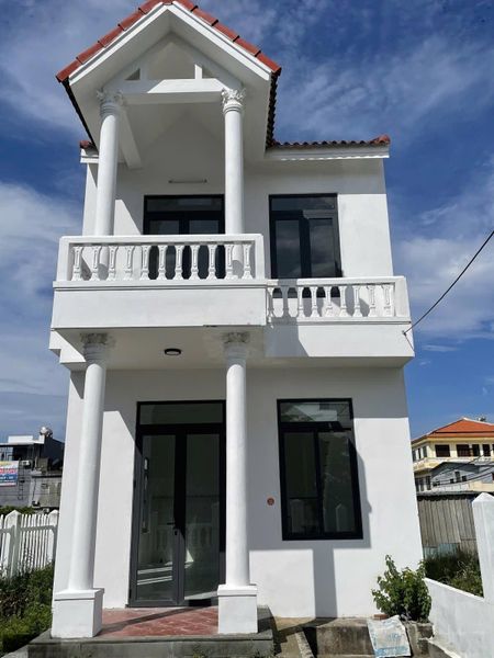 Bán gấp lô góc 280m2 Nguyễn Phạm Tuân, Hoà Hải, ngay bãi tắm Non Nước, sẵn nhà 2 tầng, giá đầu tư