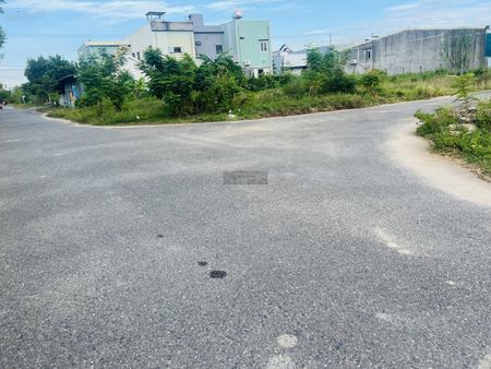 Lô góc đẹp tái định cư hoà liên2 giá chỉ 4.25 tỷ p. liên chiểu 38 b2.2 dt 225m
