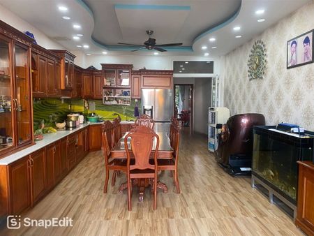 Bán nhà mặt tiền Tân Phú 100m², 4 tầng, 6 ngủ, giá 13.9 tỷ, kinh doanh vàng