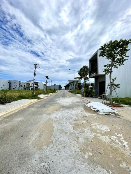 Bán đất Hương Sơ sát con kênh, giá rẻ nhì thị trường