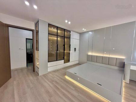 Bán nhà phân lô đại từ thang máy full nội thất cao cấp ô tô tránh