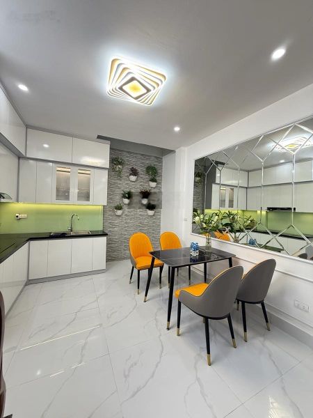 7 tỷ hơn bán nhà phố An Dương Vương, Phú Thượng, Tây Hồ, gần phố ô tô nội thất đẹp, DT 40m2 x 5T