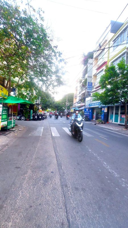 Căn góc mt lê sát: 6.5x16m, nhà 1 lầu giá 10 tỷ