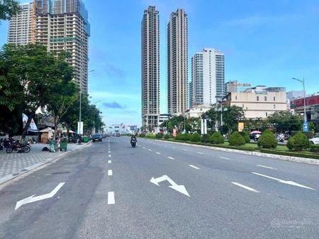 Bán 2 lô đất liền kề 250m2 đường Phạm Văn Đồng Sơn Trà, cách biển chưa đầy 300m, Lh để có giá tốt