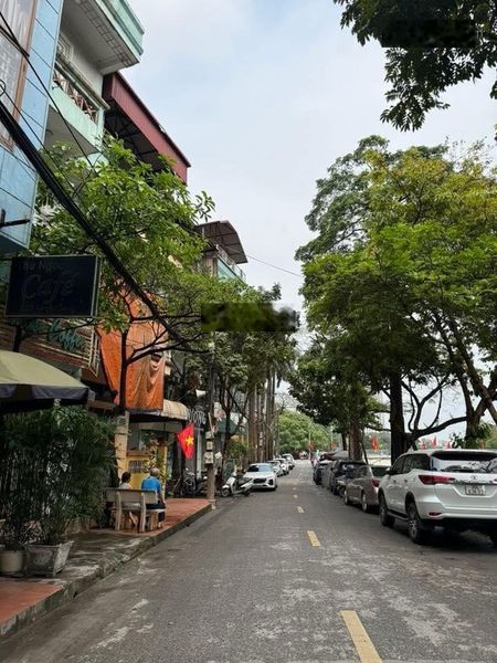 Bán nhà lạc long quân-dân xây-full nội thất ở luôn-sân để xe-lô góc-view thoáng-38m*5t-nhỉnh 7 tỷ