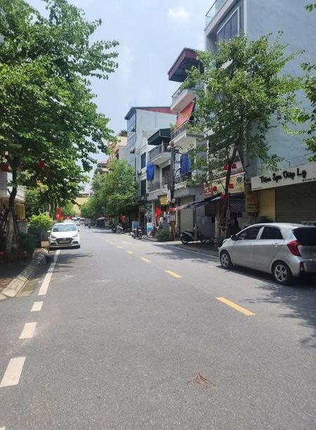 Nhà mặt chợ Văn Điển vỉa hè rộng, kinh doanh phát đạt, 16 tỷ