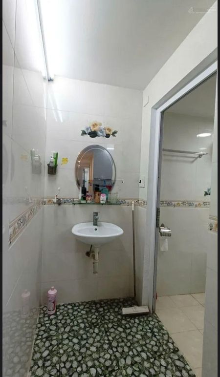 Bán nhà 2 tầng phan kế bính, hải châu -đà nẵng. vị trí gần nhà bác nguyễn xuân phúc an ninh tốt.