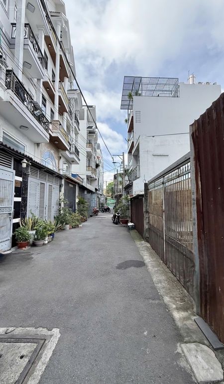 Gấp định cư giảm "500tr"! Bán nhà xinh HXH 5 tầng 58m2 vuông vức- Khu phân lô sạch chỉ nhỉnh 7 Đồng