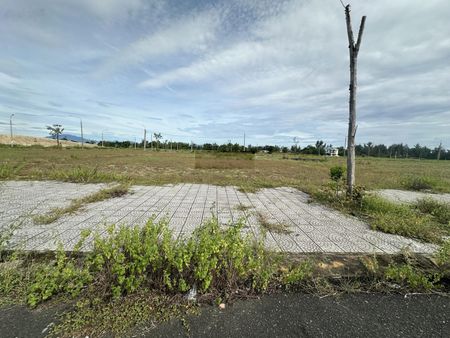 Chính chủ bán gấp lô Trục đường chính 20m5- Thông Thẳng biển vào mặt sông - giá chỉ từ 17tr/m2