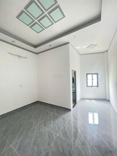 Bán nhà 3 lầu ngay ủy ban phường long bình tân,sổ hồng riêng thổ cư hoàn công