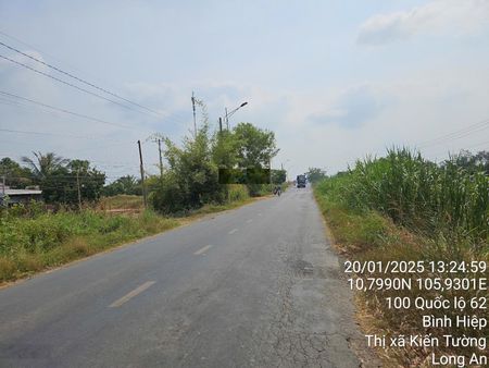 Ngân hàng thanh lý lô đất 1071m2 full thổ cư Mặt tiền QL62 giá tốt (LH Ms Dương)
