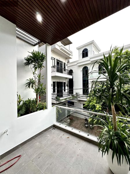 Nhà mặt phân lô Thiên Lôi - Chợ Đôn, oto đỗ cửa, vỉa hè 3m, điểm kinh doanh buôn bán
