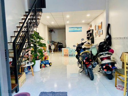 Bán Nhà riêng tại Đoàn Giỏi, Tân Phú, 5,5 tỷ, 60m2, 2PN, 2WC