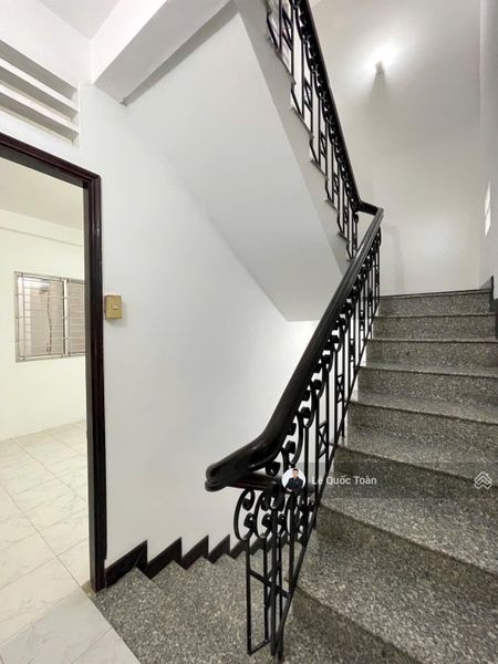 Tin Thật! Nhà hiếm có mặt tiền ngay khu Hồ Biểu Chánh PN, DT: 4.6x14m, 4 tầng ST, chỉ 13,5 tỷ TL