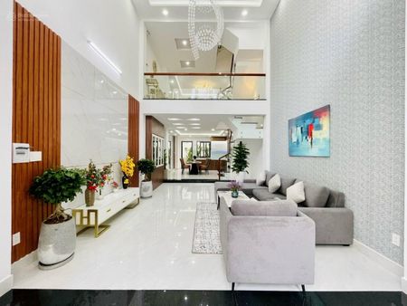 Bán nhà HXH 5m, DT : 4.9m x 11m , Đ. Cộng Hòa P.13 Tân Bình, chỉ nhỉnh 11 tỷ TL