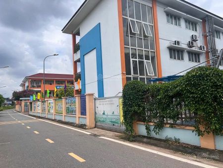 Bán gấp mảnh đất 300m2 mặt đường Ngọc Thuỵ, đường ô tô tránh, giá 35 tỷ có TL mạnh