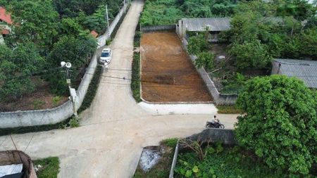Lô góc 2 mặt tiền, vị trí trung tâm xã tại Cẩm Lĩnh, cách đường nhựa, trường, chợ, UB xã chỉ 200m