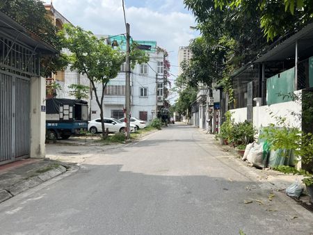 Cần tiền bán gấp lô đất đẹp 2 mặt đường trước sau trong khu phân lô tổ 8 Thạch Bàn, Long Biên