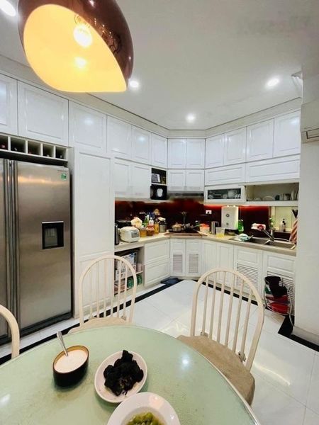 Bán nhà tôn thất tùng chùa bộc - đống đa 50m 5 tầng giá chào nhỉnh 8 tỷ- nhà đẹp- ngõ thông- ngõ 3m