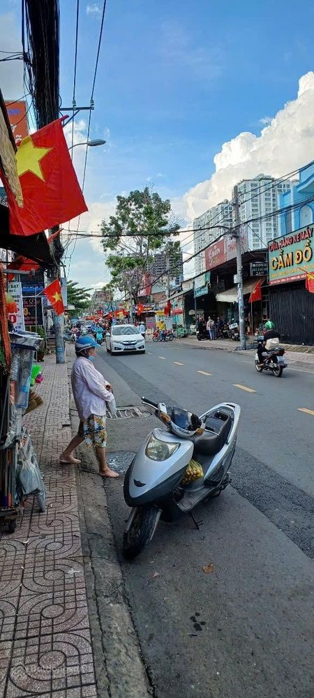 - Bán Nhà Mặt Tiền Đường Lê Văn Lương. Diện tích: 165m2. Giá: 16ty8. Liên hệ: 0987261966 Mr Xuất