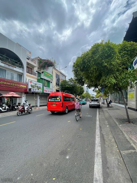 Cần bán gấp nhà mặt phố p. nguyễn cư trinh, quận 1. 28 tỷ giảm chỉ còn 24 tỷ- lh 0937921939