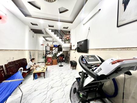 Nhà ở vị trí đắc địa lê văn lương q7 . hẻm xh tránh , 76m2 , 3lầu, nhỉnh 12tỷ