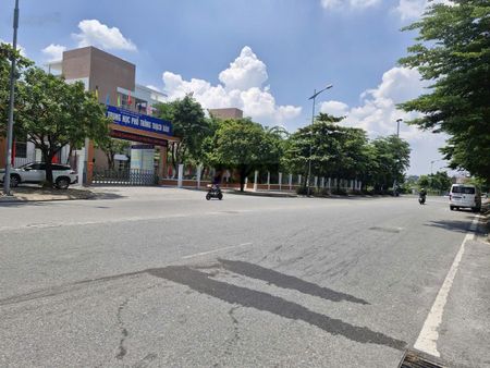 Bán đất tđc thạch bàn, vũ đình tụng, long biên, 90m2, giá 17.5 tỷ, ô tô tránh, vỉa hè, view dự án