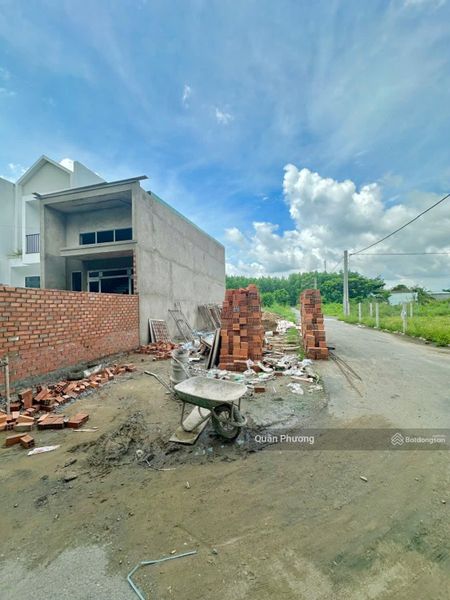 Chỉ còn duy nhất 1 lô đất sổ riêng sẵn thổ cư 100% gần trường THCS Thạnh Phú, TT 268tr sở hữu ngay