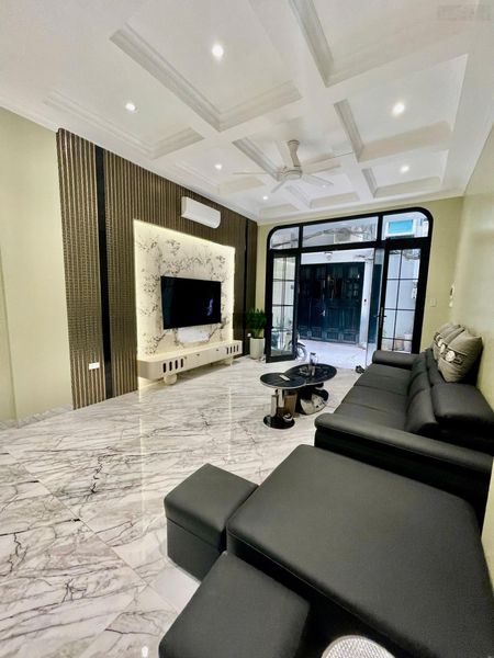 Bán nhà nguyễn công hoan 7 tầng thang máy full nội thất đẳng cấp hiếm nhà bán giá tốt nhất khu