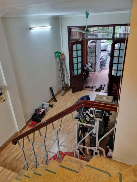 Bán Nhà MẠC THÁI TỔ -PHÂN LÔ -Ô TÔ VÀO NHÀ -nhà ngã 4 Ô tô dừng đỗ thoải mái -Dt 45m, 5 Tầng - 19ty