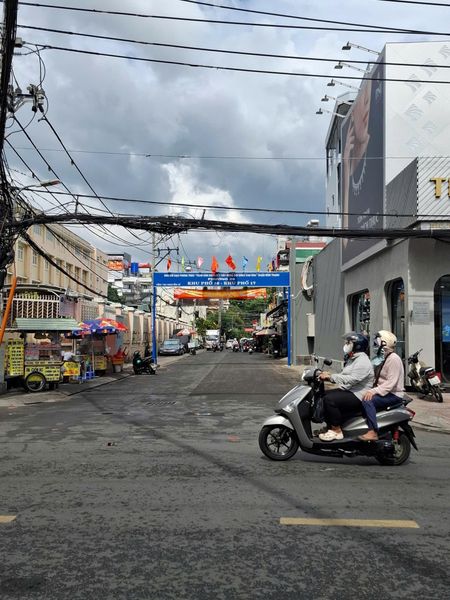 Bán nhà hẻm 3m đường Nguyễn Xí Bình Thạnh giá 18 tỷ