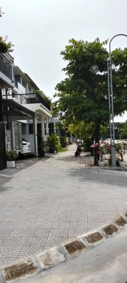 Bán nhà phố vị trí đắc địa, đường 12 rộng 3 ô tô tránh nhau, khu đô thị An Cựu City, Huế