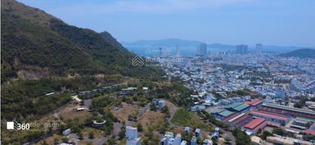 Hoàng Phú Nha Trang lô góc 2 mặt tiền trục chính 22m view công viên 2tỷ835. Gọi ngay 0969876162