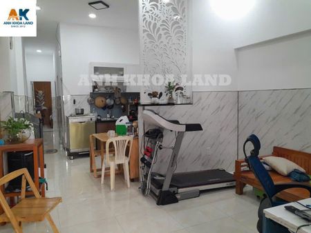 Chủ gửi bán gấp nhà MT đường 52 Hiệp Bình Chánh với HSXD cao. LH: 0327337417