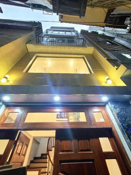 Bán nhà lê duẩn - lô góc - ngõ thẳng thoáng rộng - xây mới đẹp - - 5 tầng - mặt tiền rộng 8 tỷ