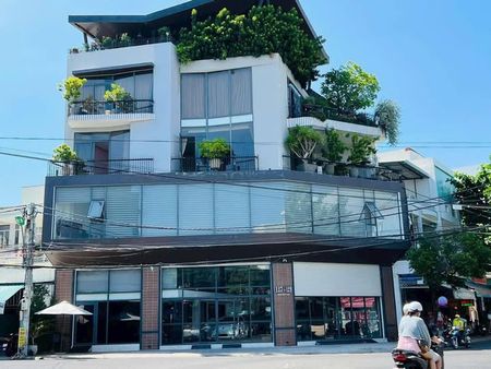 Nhà phố căn góc Trần Nhật Duật, dòng tiền 100 triệu/tháng, cách biển Trần Phú 3 phút