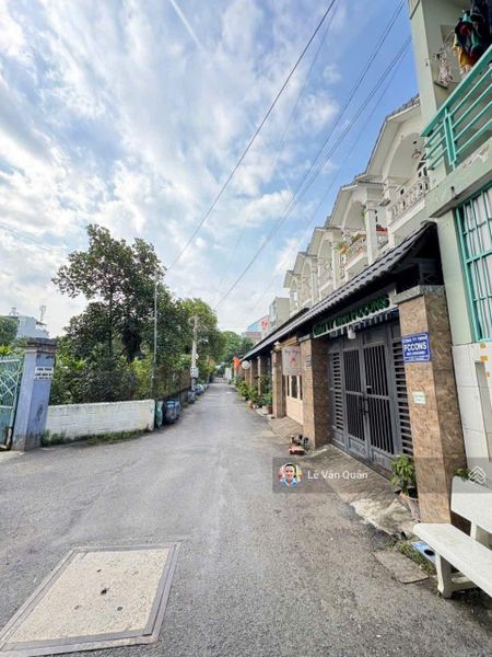 Bán rẻ nhà dĩ an sổ riêng gần thủ đức