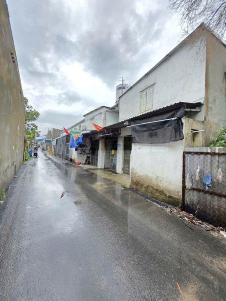 Sang liền tay dãy trọ dt 102m2 2kiot 6phòng cách chợ 434 chỉ 300m đang thu nhập 12tr/tháng, sổ sẵn.
