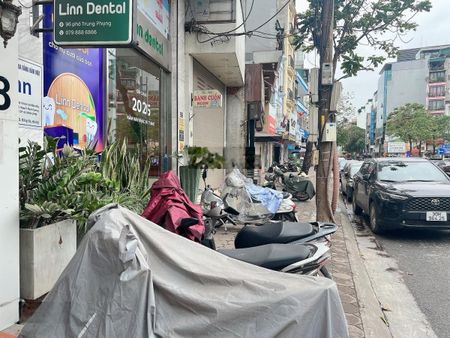 Bán nhà mặt phố Trung Phụng, Đống Đa, 86m2, 48,5 tỷ VND sổ đỏ chính chủ, sẵn sang giao dịch.