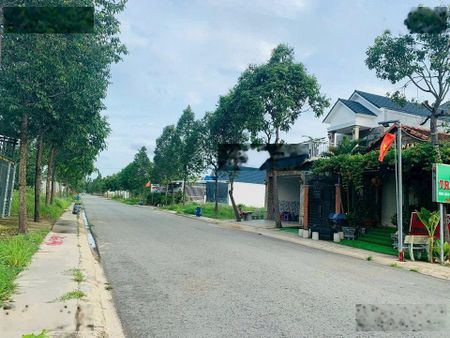 Nhà ngộp cần bán gấp đất MT Hồ Biểu Chánh, DT 157m ngang 6m. Bán giá 340tr SHR. LH 0843378688 Thanh