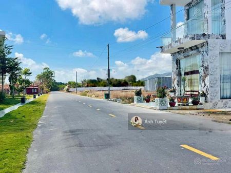 Bán 825m2 đất MT Trần Đại Nghĩa có 564m2 thổ cư giá 1.3 tỉ, Sổ Hồng Riêng