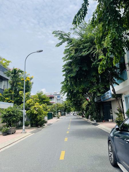 Lô Biệt Thự Hà Quang 1, sạch đẹp, hướng Đông, đường to giá chỉ 53,5 triệu/m2. Phù hợp mua xây ở.