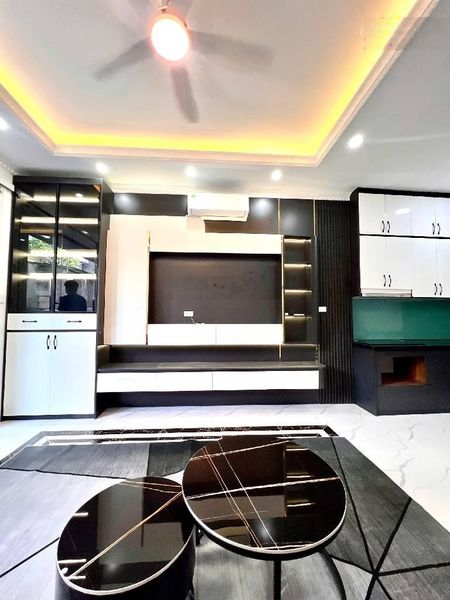 Hiếm - nhà ngọc trì - 10m ra ô tô tránh -sát mặt phố- đi bộ 5p aeon mall
