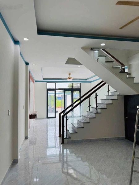 Cần bán căn nhà thiết kế trệt lửng 3PN, đường thoáng 8m, sau chợ MP3, thông ra Tân Vạn - MP