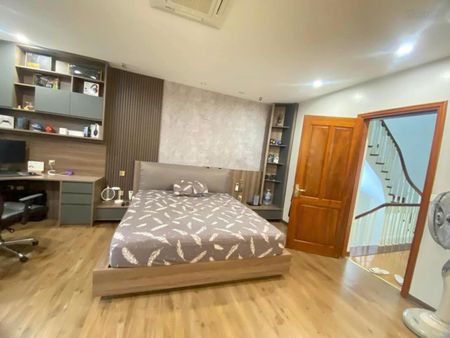 Bán Nhà Lạc Long Quân Tây Hồ. Ô Tô. 70m x 5 Tầng Giá Chỉ 20.5 Tỷ