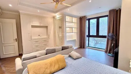 Giá đầu tư nhà hoa bằng,cầu giấy dt 65m*5t*nhỉnh 12 tỷ. ô tô đỗ cửa, 5m ra ngõ ôtô tránh kinh doanh