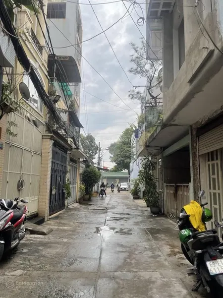 Vài bước ra mặt tiền lý thường kiệt đh bách khoa 4x17m vuông a4 hẻm 6m thông 14,x tỷ