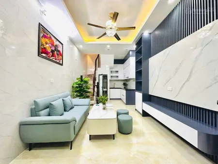 Nhà nhỏ phố giáp bát gần đường giải phóng