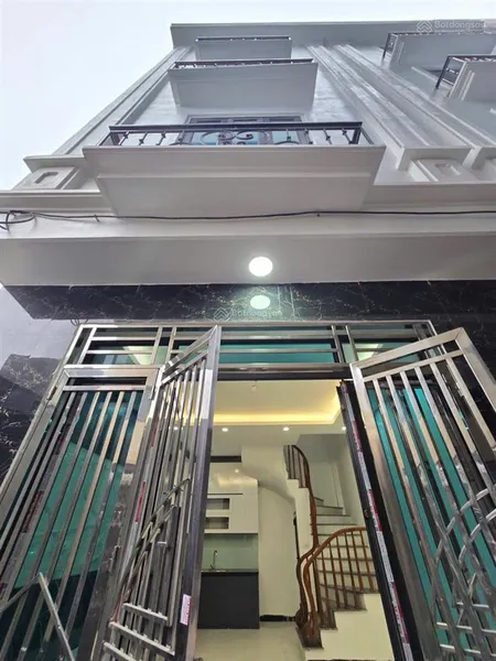 Nhà đẹp 39m2 5 tầng 4 ngủ gần ô tô ngõ rộng giá chỉ 5.x tỷ